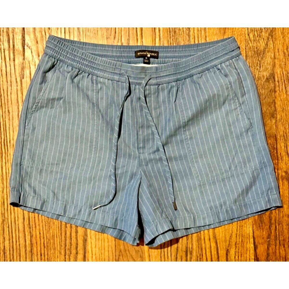Banana Republic Easy Shorts Women Medium Blue & White Pinstripes Elastic Waist